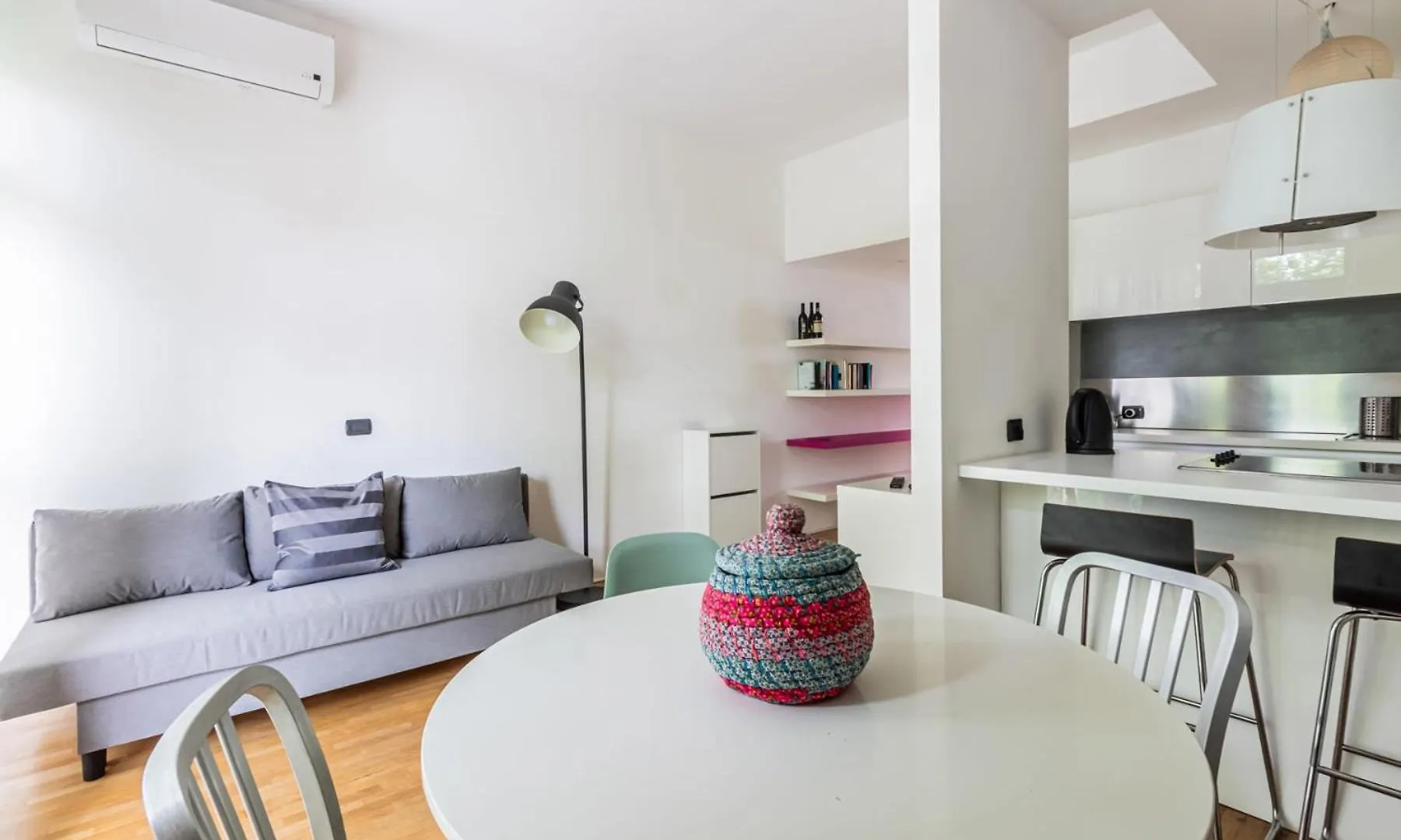 Homeby, Stylish Apartment With Balcony Milan 0*,  Italy