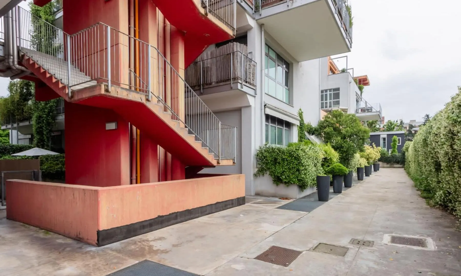 Homeby, Stylish Apartment With Balcony Milan 0*,