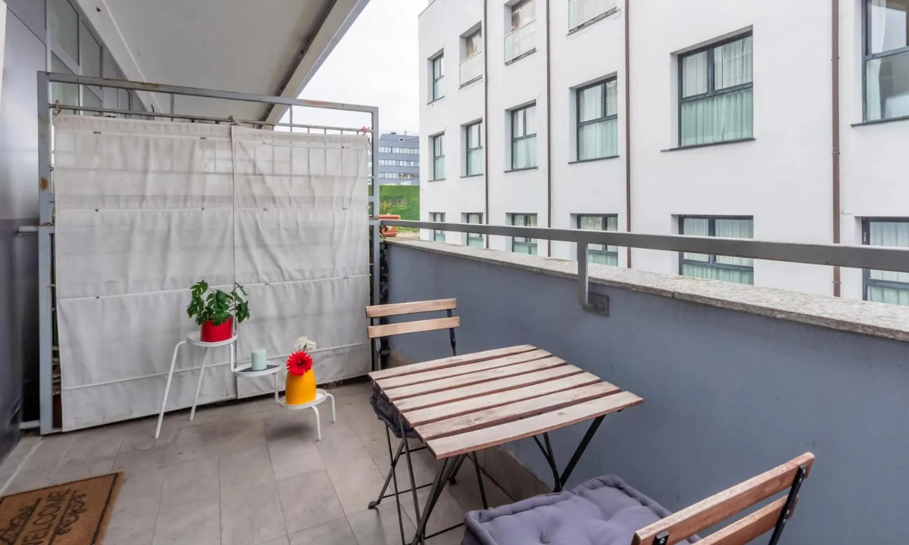 Homeby, Stylish Apartment With Balcony Milan