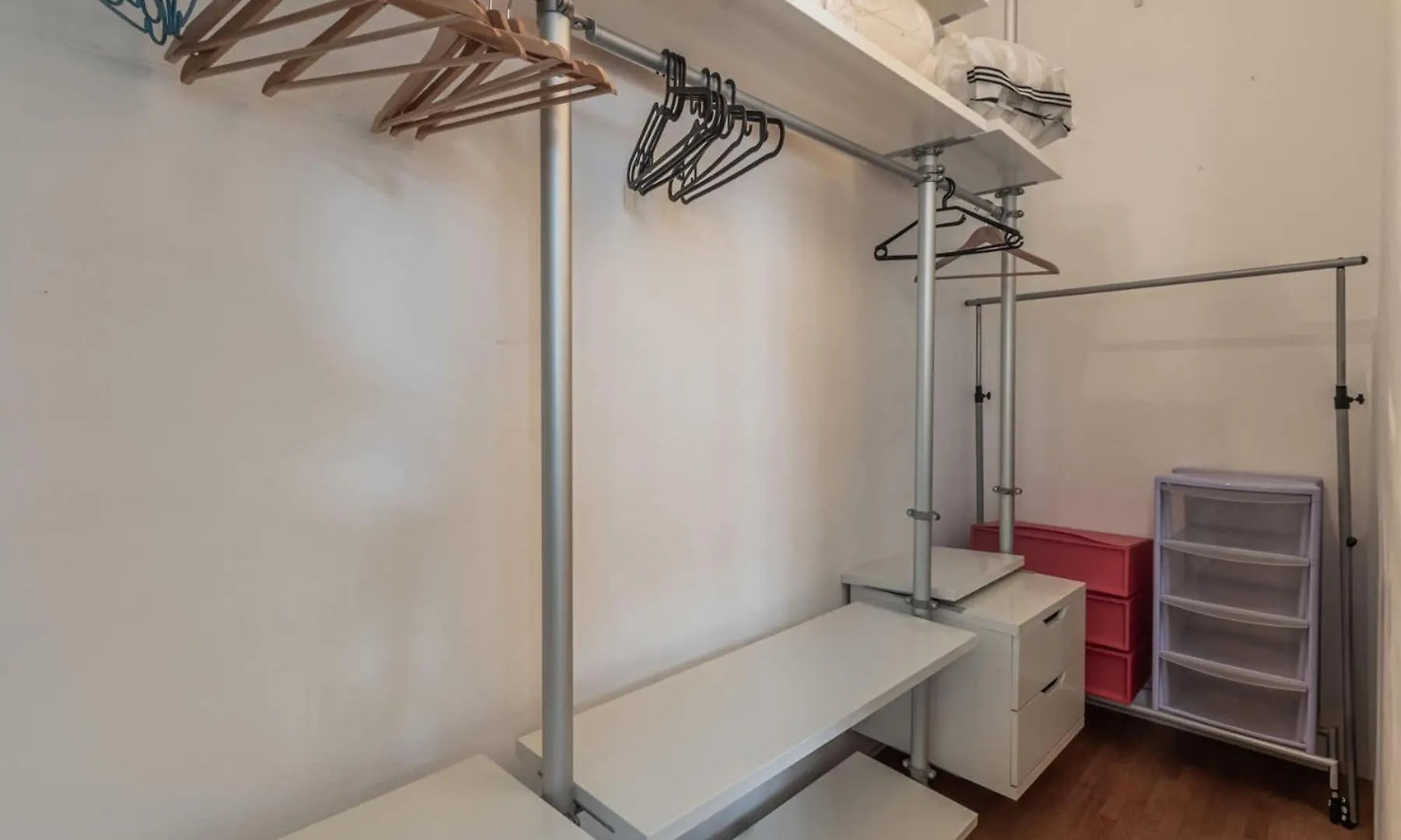 Homeby, Stylish Apartment With Balcony Milan